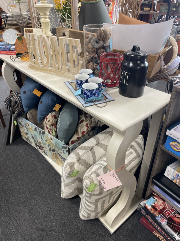 Furniture entry table
