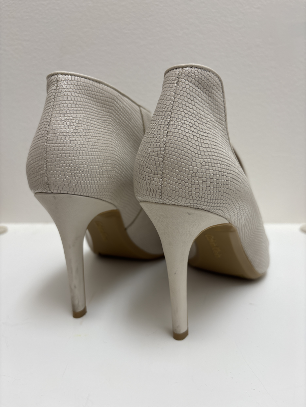 Women's shoes