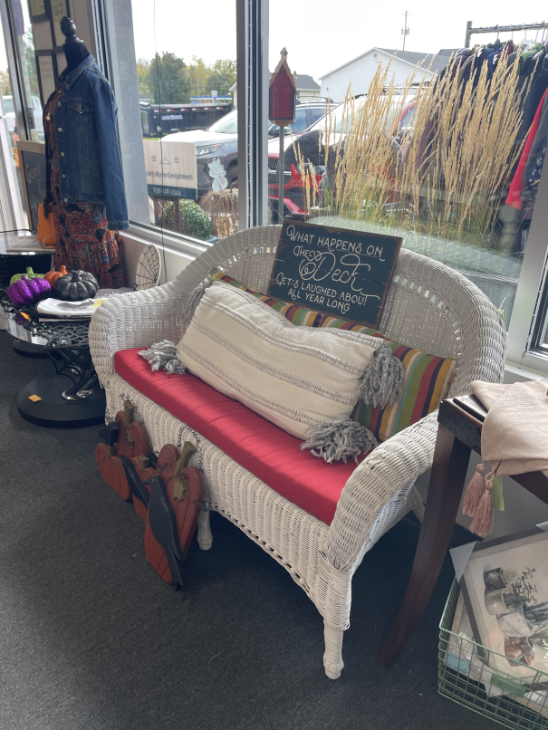 Furniture Wicker two seat couch