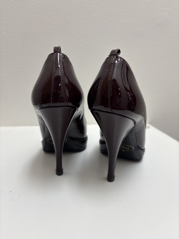 Shoes high heels